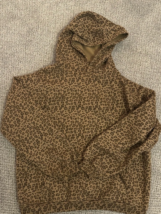 Sweaters - Women’s Leopard Print Hooded Sweatshirt - Brown